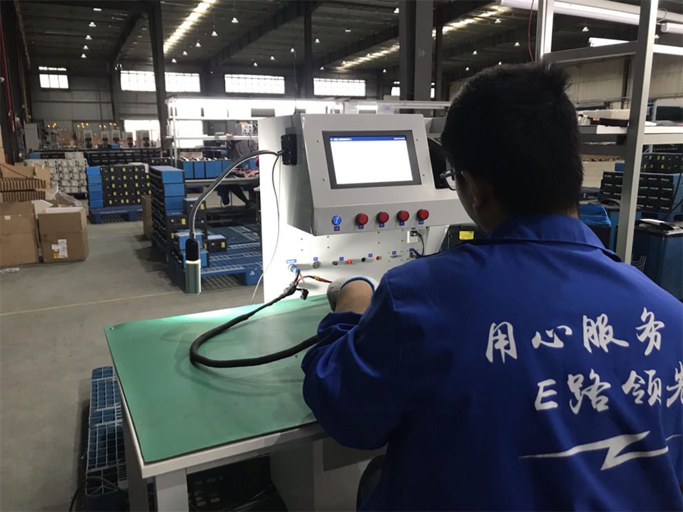 PA電子PA電子應用于在二輪車鋰電池維護現場